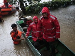 Kapolrestabes Makassar Imbau Korban Banjir di Romang Tangayya Segera Mengungsi