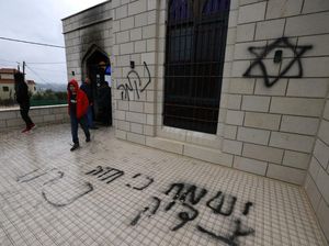Shin Bet Selidiki Aksi Pemukim Israel Bakar Masjid di Tepi Barat Shin Bet Selidiki Aksi Pemukim Israel Bakar Masjid di Tepi Barat