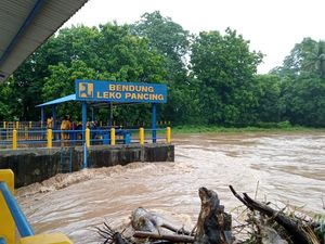 Bendung Leko Pancing Maros Naik Status Waspada, Ketinggian Air 70 Cm Bendung Leko Pancing Maros Naik Status Waspada, Ketinggian Air 70 Cm