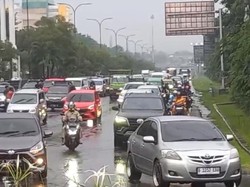 Lalu Lintas di Exit Tol Bogor Padat Sore Ini