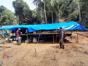 Polisi Gerebek Tambang Emas Ilegal di Kuansing, 5 Pelaku Ditangkap Polisi Gerebek Tambang Emas Ilegal di Kuansing, 5 Pelaku Ditangkap