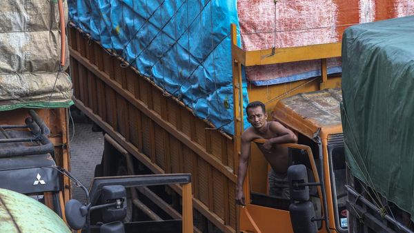 Pelabuhan Merak Terpantau Ramai Lancar