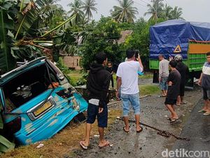 Truk Tabrak Angkot di Polewali Mandar, 4 Emak-emak Luka Truk Tabrak Angkot di Polewali Mandar, 4 Emak-emak Luka