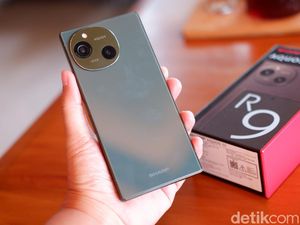 Unboxing Sharp Aquos R9: Bawa Kamera Leica Harga Rp 10 Juta Unboxing Sharp Aquos R9: Bawa Kamera Leica Harga Rp 10 Juta