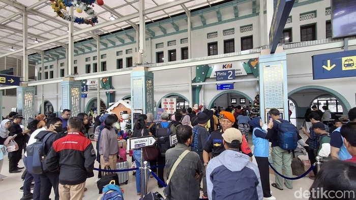 Stasiun Pasar Senen, 21 Desember 2024 jelang siang. (Taufiq Syarifudin/detikcom) Stasiun Pasar Senen, 21 Desember 2024 jelang siang. (Taufiq Syarifudin/detikcom)