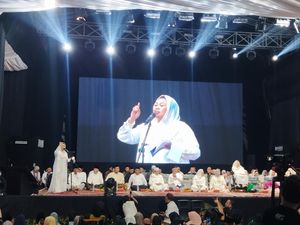 Video: Nama Gamma Rizky Nata-Budiman Arisandi-Haryono Dibacakan di Haul Gus Dur Video: Nama Gamma Rizky Nata-Budiman Arisandi-Haryono Dibacakan di Haul Gus Dur