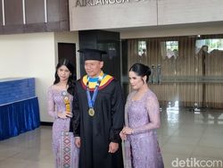 Wisuda di Momen Hari Ibu, AHY Berkaca-kaca Ingat Bu Ani