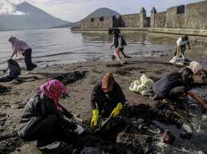 Aksi Bersih-bersih Sampah di Benteng Kalamata Ternate Aksi Bersih-bersih Sampah di Benteng Kalamata Ternate