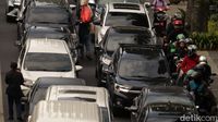 Potret Kepadatan di Jalan Dago Bandung Saat Libur Nataru