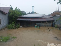 Banjir Setinggi Lutut Rendam Rumah Warga di Kecamatan Turikale Maros