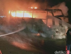 Detik-detik Bus Rombongan Wisata Asal Sleman Terbakar di Delanggu Klaten