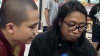 Cellos Tantang YouTuber Makan Bakmi Pedas di Kedai Miliknya