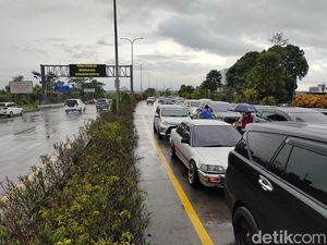 Libur Nataru-Sekolah, Volume Kendaraan di Exit Tol Singosari Relatif Stabil Libur Nataru-Sekolah, Volume Kendaraan di Exit Tol Singosari Relatif Stabil