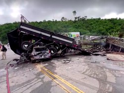 Video: Kecelakaan Maut Bus dengan Truk di Brasil Tewaskan 38 Orang