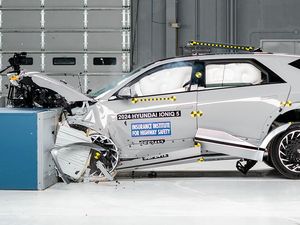 Kata Siapa Bahaya? Ini Daftar Mobil Listrik Teraman di Dunia 2024 Kata Siapa Bahaya? Ini Daftar Mobil Listrik Teraman di Dunia 2024