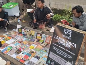 Lapak Baca Gratis, Tirakat Literasi di Jantung Kawasan Industri Sumedang Lapak Baca Gratis, Tirakat Literasi di Jantung Kawasan Industri Sumedang