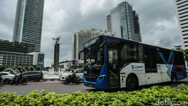 Wacana Kenaikan Tarif Bus TransJakarta Kembali Mencuat