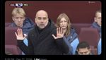 Meme Pep Guardiola Jadi Sinterklas, Bagi-bagi Kado 3 Poin