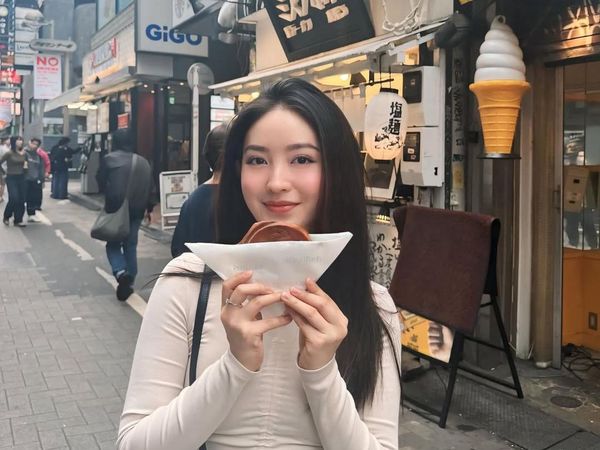 Momen Seru Natasha Wilona Kulineran di Jepang hingga Kanada