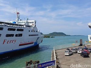 Pemudik Meningkat, 35.746 Orang Menyeberang di Pelabuhan Bakauheni Pemudik Meningkat, 35.746 Orang Menyeberang di Pelabuhan Bakauheni