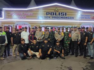 Polsek Pademangan Patroli Skala Besar Cegah Kejahatan Jelang Natal Polsek Pademangan Patroli Skala Besar Cegah Kejahatan Jelang Natal