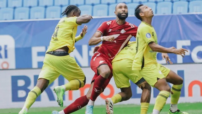 PSM Makassar menang 3-2 atas Barito Putera dalam tabrak lanjutan Liga 1 2024/2025 di Stadion Batakan. PSM Makassar menang 3-2 atas Barito Putera dalam tabrak lanjutan Liga 1 2024/2025 di Stadion Batakan.