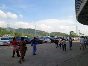 Puncak Arus Mudik Natal di Pelabuhan Merak Diprediksi Terjadi Besok