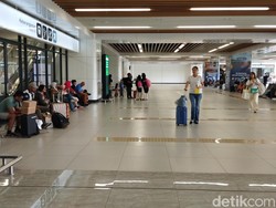 Ogah Macet-macetan, Warga Pilih Naik Whoosh ke Bandung di Libur Akhir Tahun