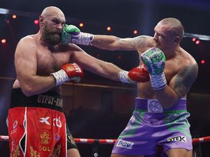 Usyk Menang Mutlak atas Fury, Pertahankan Gelar Kelas Berat! Usyk Menang Mutlak atas Fury, Pertahankan Gelar Kelas Berat!
