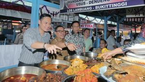 AHY Suka Kulineran di Berbagai Kota, Makan Mie Yamin hingga Nasi Kapau