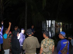 Langkah Ipuk Saat 1.200 Warga Muncar Banyuwangi Dilanda Banjir Rob