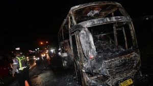Bus Pariwisata Terbakar di Jalan Solo-Yogyakarta