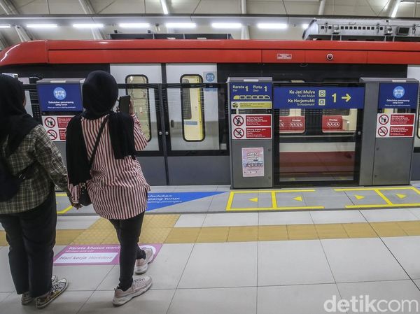 Gerbong Wanita LRT Jabodebek Mulai Beroperasi