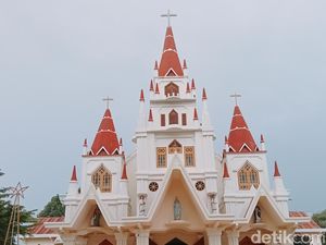 Jadwal Lengkap Misa Natal dan Tahun Baru 2025 di Gereja Katedral Larantuka Jadwal Lengkap Misa Natal dan Tahun Baru 2025 di Gereja Katedral Larantuka