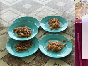 Harganya Rp 10 Ribu, Porsi Mie Goreng di Kantin Ini Dipertanyakan Harganya Rp 10 Ribu, Porsi Mie Goreng di Kantin Ini Dipertanyakan