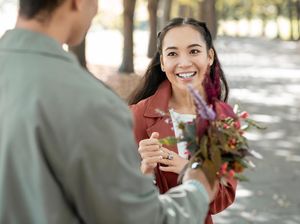Jatuh Cinta Bikin Jantung Sehat, Ini Bukti Ilmiahnya Pas di Momen Valentine Jatuh Cinta Bikin Jantung Sehat, Ini Bukti Ilmiahnya Pas di Momen Valentine