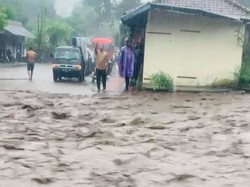 Hujan 2 Jam, Jalur Amlapura-Singaraja Kembali Diterjang Banjir Bandang