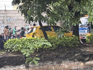 Polisi Buru Pengemudi Mercy yang Picu Kecelakaan Beruntun di Kenjeran