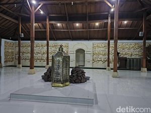 Menyusuri Makam Syekh Dzatul Kahfi, Sang Guru Para Wali di Cirebon Menyusuri Makam Syekh Dzatul Kahfi, Sang Guru Para Wali di Cirebon