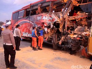 Daftar Lengkap Korban Laka Maut Bus Vs Truk di Tol Pandaan-Malang Daftar Lengkap Korban Laka Maut Bus Vs Truk di Tol Pandaan-Malang