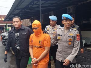 Begal Pantat di Gang Sempit Cimahi Ditangkap Begal Pantat di Gang Sempit Cimahi Ditangkap
