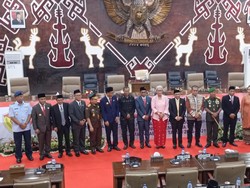 Muhamad Ansor dan Anton Landi Dilantik sebagai Anggota DPRD NTT