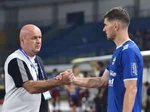 Persib Bandung di Puncak Tapi Perjuangan Belum Usai