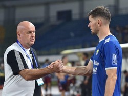 Persib Bandung di Puncak Tapi Perjuangan Belum Usai