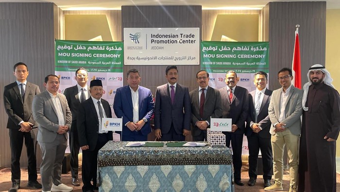 Penandatanganan kolaborasi BPKH di Jeddah, Kamis (19/12/2024). Penandatanganan kolaborasi BPKH di Jeddah, Kamis (19/12/2024).