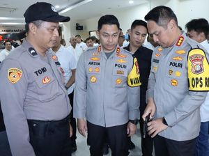 Polres Jakbar Cek Senpi Anggota, Pastikan Sudah Sesuai Prosedur Polres Jakbar Cek Senpi Anggota, Pastikan Sudah Sesuai Prosedur