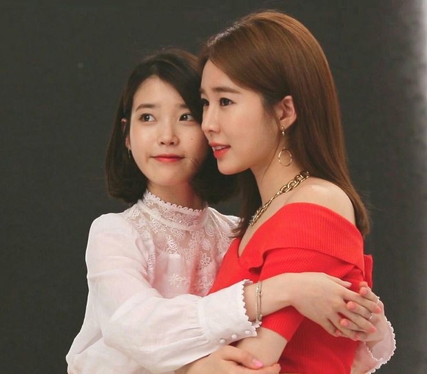 Potret IU dan Yoo In Na