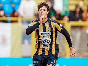 Chant Mussolini Menggema Usai Cicit Sang Diktator Cetak Gol Chant Mussolini Menggema Usai Cicit Sang Diktator Cetak Gol