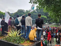 Massa Demo di Depan Gedung KPK, Tuntut Harun Masiku Ditangkap