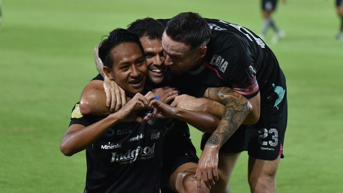 Selebrasi para pemain Persib Bandung.
